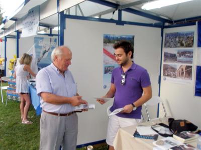 Το περίπτερο της Νε.Β στο Συνέδριο της ΟΝΝΕΔ